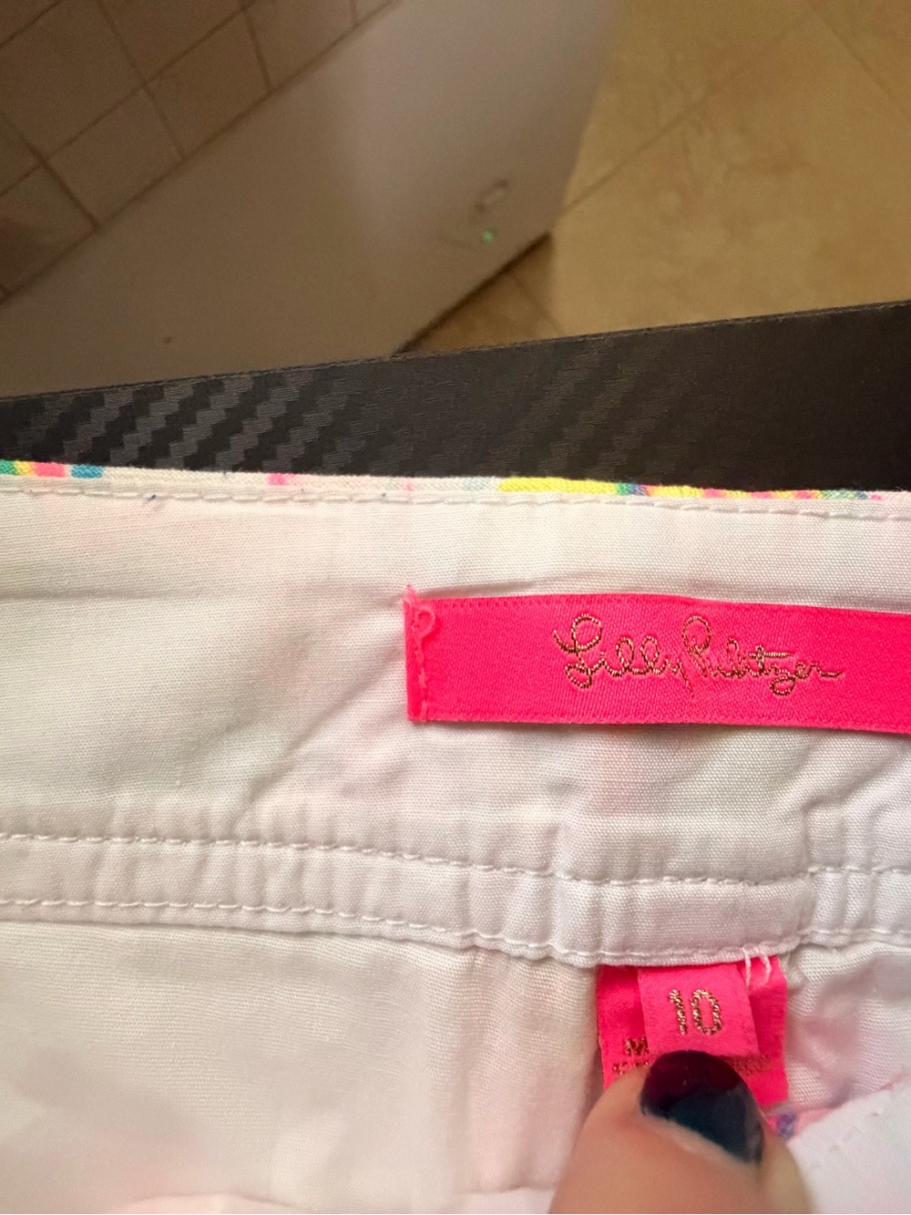 Lilly Pulitzer skort with Neon Pink Trim - Picture 4 of 4